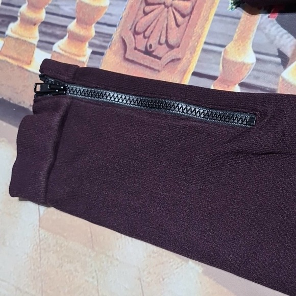 Spanx Look At Me Now High Waisted Eggplant Zippered Leg Leggings Size Medium‎ - Picture 4 of 6